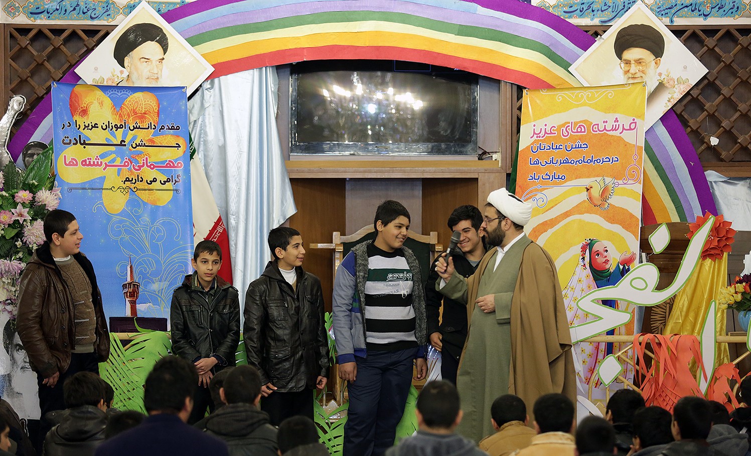 کودکان خمینی شهر میهمان جشن عبادت حرم رضوی