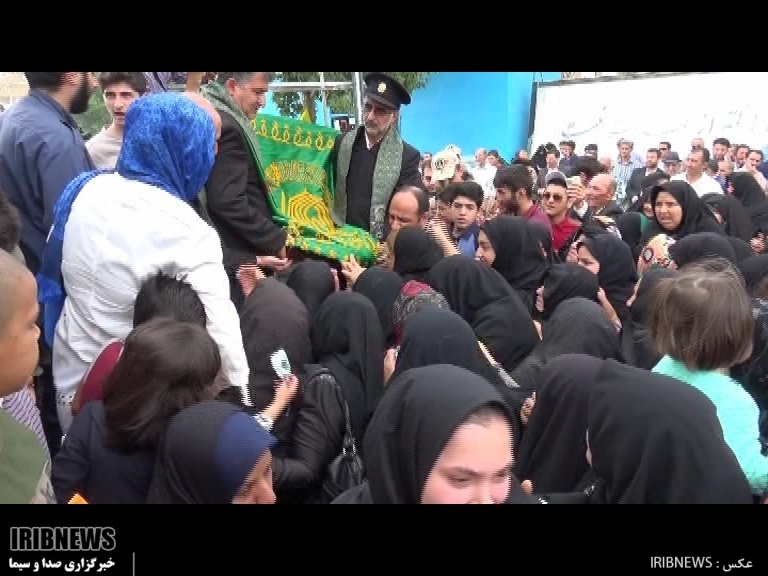 استقبال مردم شهرستان گرمی از پرچم متبرک و ‌خادمان امام رضا (ع)