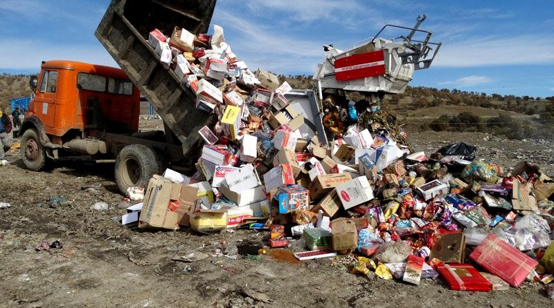 نابودی2 هزار تن مواد غذایی فاسد در جنوب کرمان