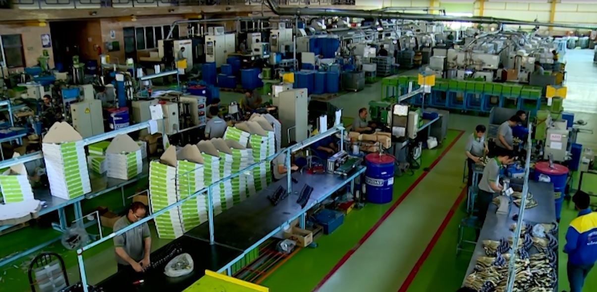 خودکفایی خودروسازی در ایران با قطعه سازی در تبریز خودکفایی خودروسازی در ایران با قطعه سازی در تبریز