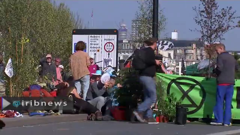 هفتمين روز اعتراضات مربوط به تغییرات آب و هوایی در لندن هفتمين روز اعتراضات مربوط به تغییرات آب و هوایی در لندن