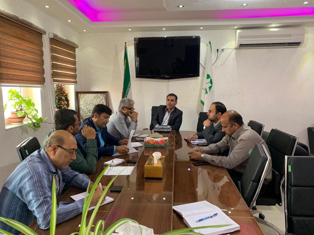 بررسی مخاطرات سمپاشی ملخ&zwnj;های صحرایی برای محیط زیست