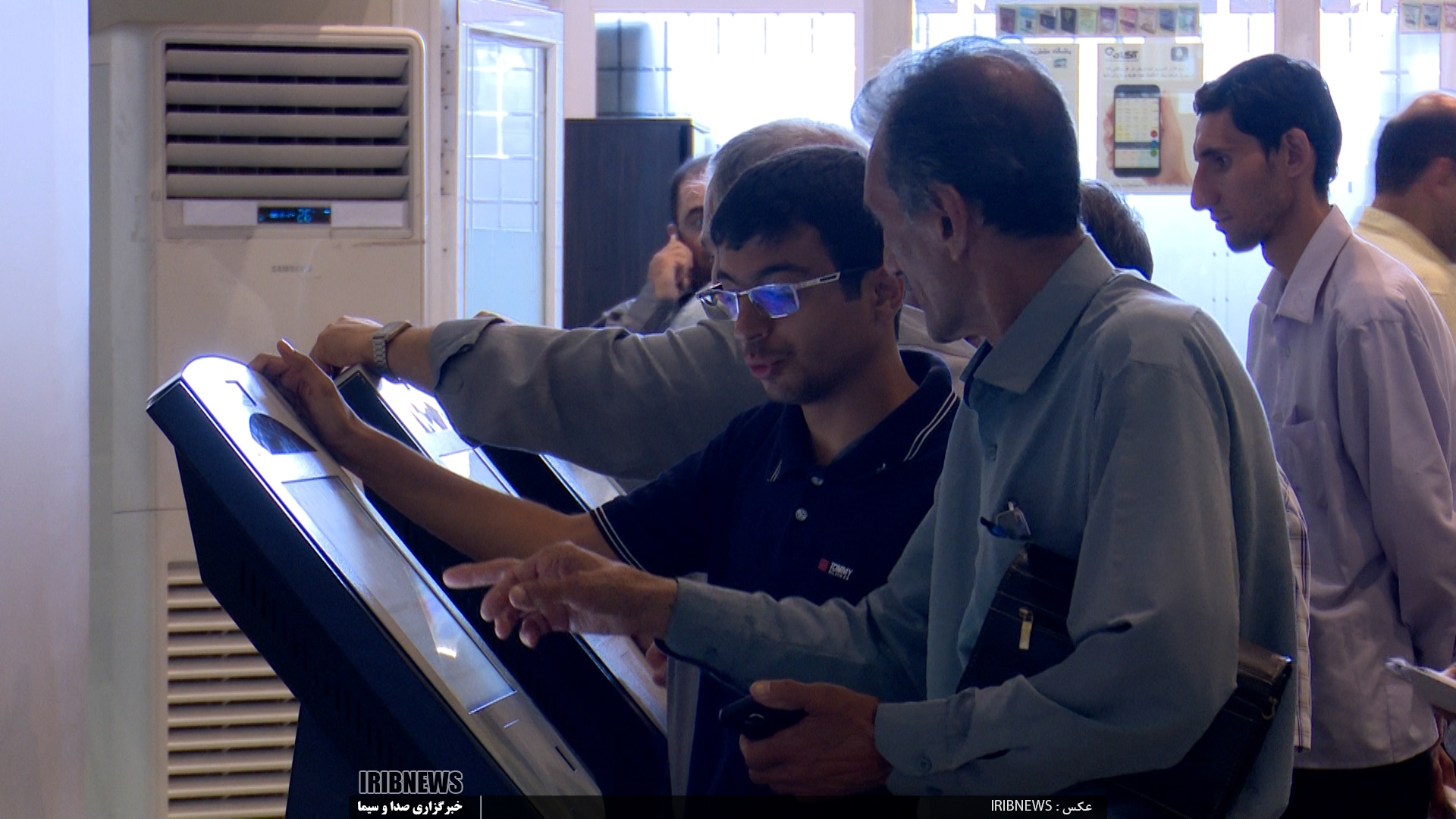 ضرورت شفافیت در تالار شیشه ای ضرورت شفافیت در تالار شیشه ای