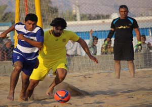 جدال شهرداری دشتی با مقاومت چلیچه در لیگ فوتبال ساحلی