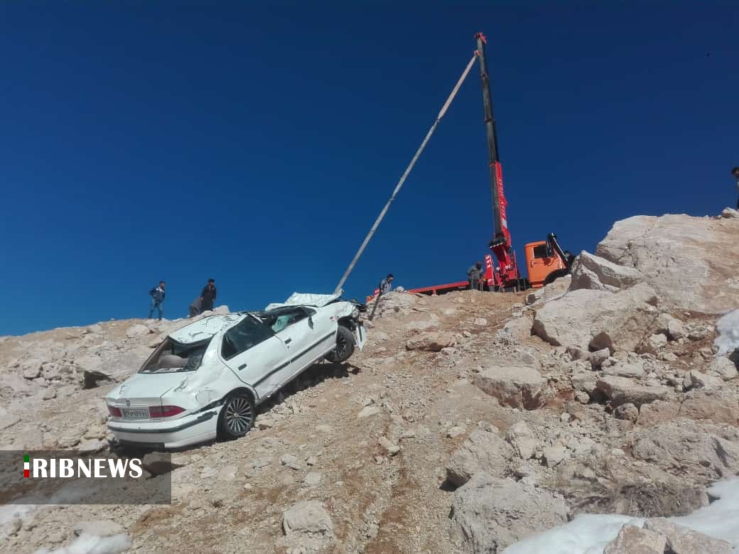 سقوط خودروی معلمان بازفتی از گردنه چری