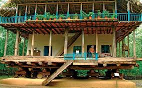 رج آجر‌های مدرن بر پی کاه گل‌های گیلان