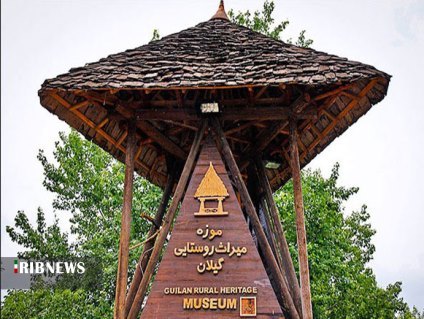 رج آجر‌های مدرن بر پی کاه گل‌های گیلان