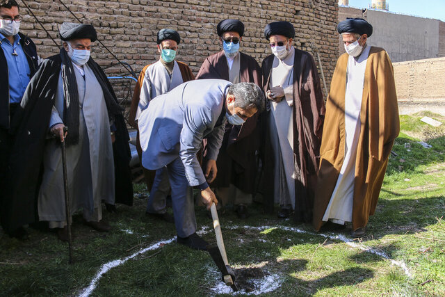 کلنگ زنی مسجد جامع سید تبریز کلنگ زنی مسجد جامع سید تبریز