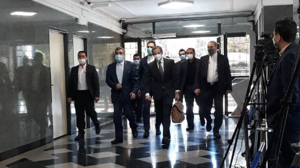 نشست گروسی و اسلامی آغاز شد