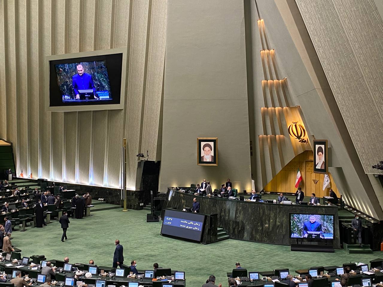 حضور وزیر امور خارجه در صحن علنی مجلس