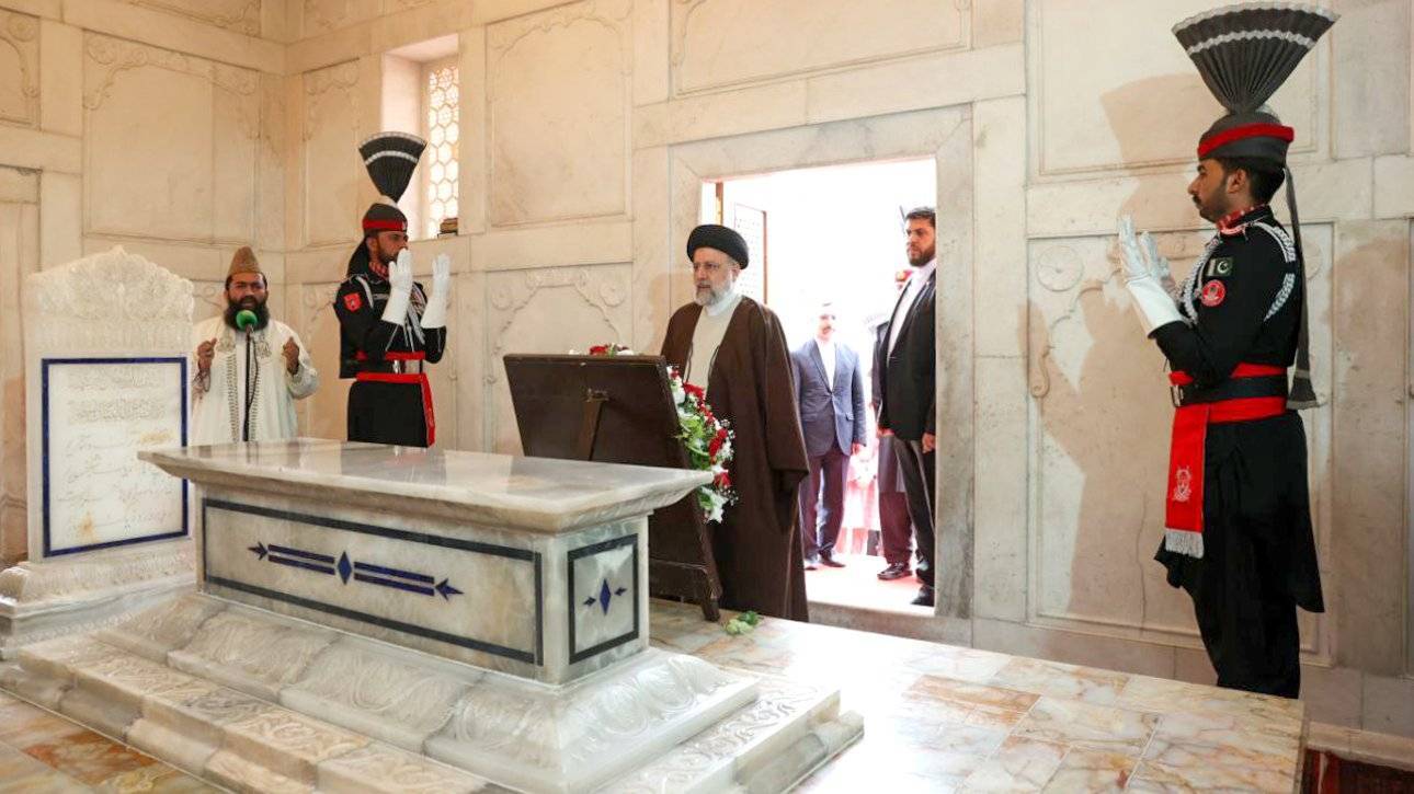 ادای احترام رئیسی به اقبال لاهوری ادای احترام رئیسی به اقبال لاهوری