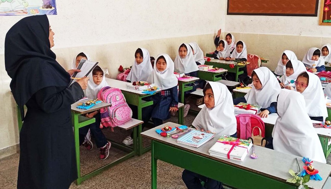 شهریه مدارس دولتی فقط در قالب بیمه؛ سایر دریافتها غیرقانونی است شهریه مدارس دولتی فقط در قالب بیمه؛ سایر دریافتها غیرقانونی است