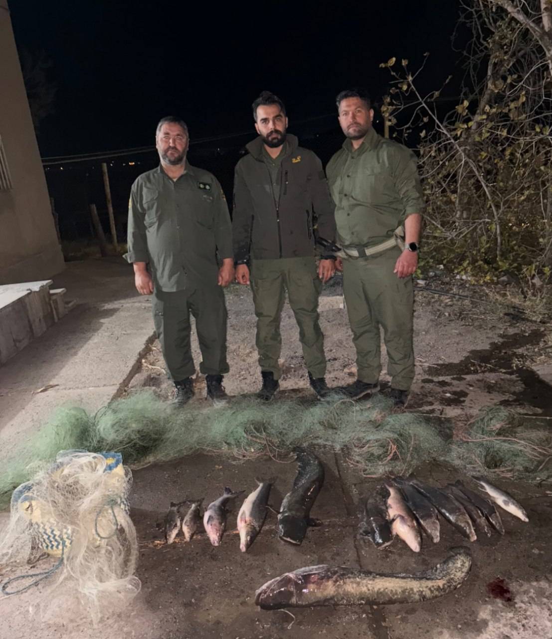 جمع‌آوری تورهای ماهی‌گیری در رود ارس