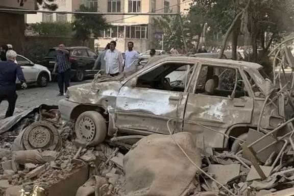 آغاز پرداخت خسارت به خودروهای آسیبدیده در جنگ تحمیلی ۱۲ روزه آغاز پرداخت خسارت به خودروهای آسیبدیده در جنگ تحمیلی ۱۲ روزه