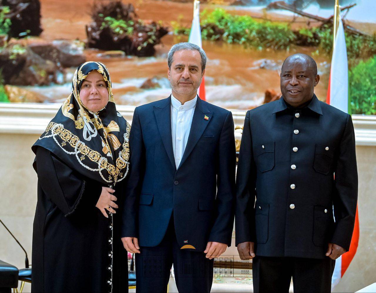 تقدیم استوارنامه سفیر ایران در بوروندی به رییس جمهور این کشور