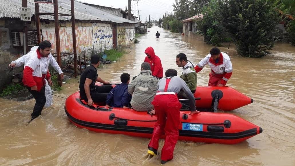 ۵ استان گرفتار سیل و کولاک؛ کمک رسانی هلال احمر به ۲ هزار نفر