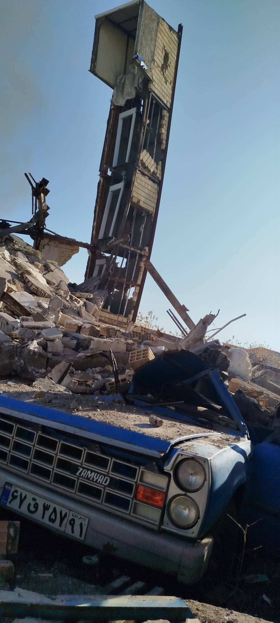 انفجار مهیب گاز، ساختمان پنجطبقه بیمجوز را با خاک یکسان کرد انفجار مهیب گاز، ساختمان پنجطبقه بیمجوز را با خاک یکسان کرد