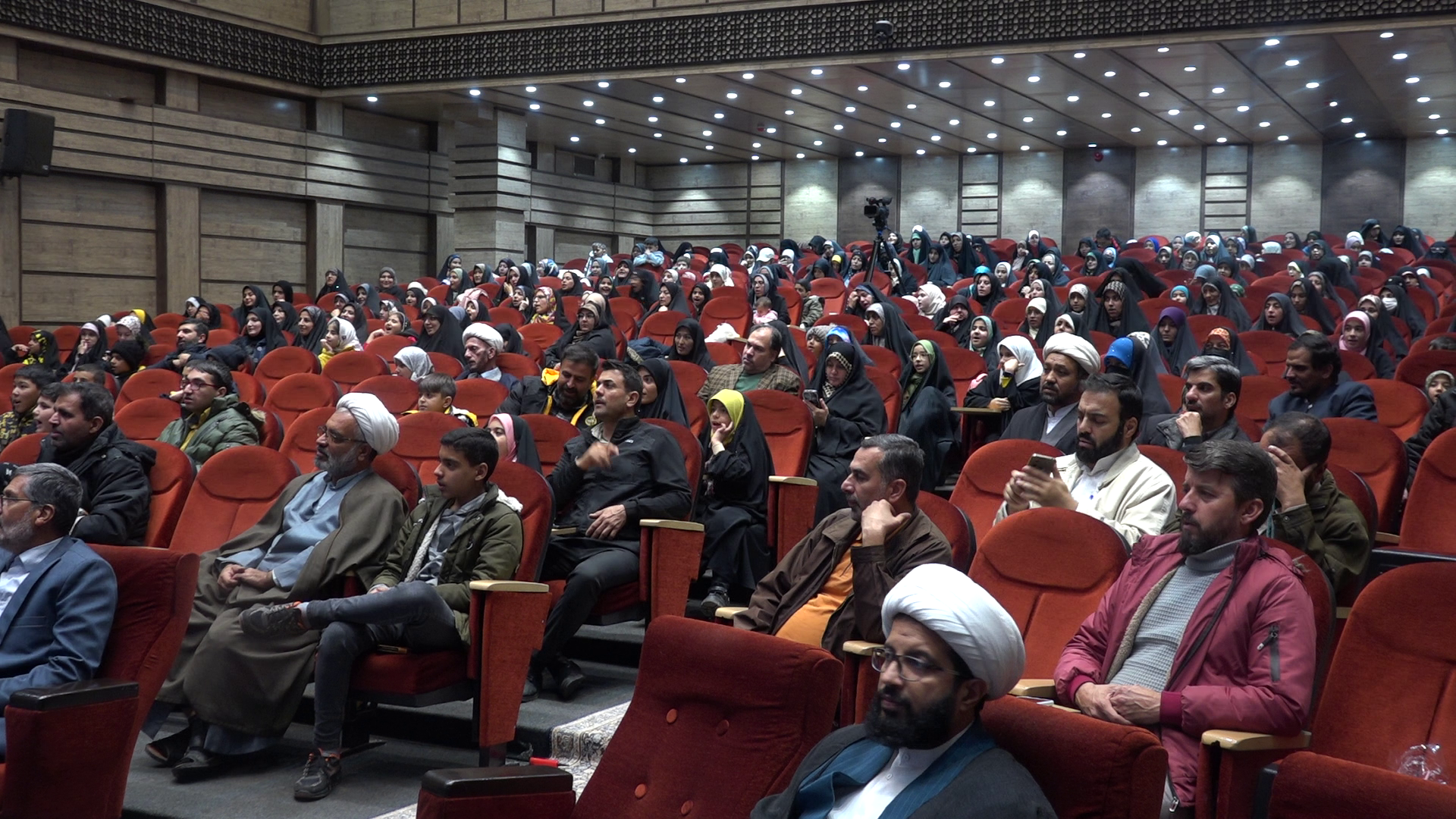 برگزاری اختتامیه پویش حفظ جز ۳۰ قرآن کریم در امامزاده سید علی (ع) قم برگزاری اختتامیه پویش حفظ جز ۳۰ قرآن کریم در امامزاده سید علی (ع) قم