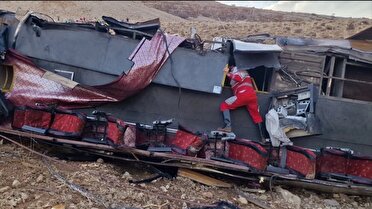 واژگونی اتوبوس مسافربری در مسیر سمیرم به یاسوج