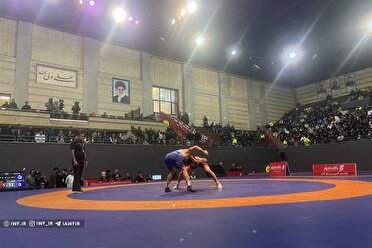 صعود استقلال جویبار به فینال لیگ برتر کشتی آزاد کشور