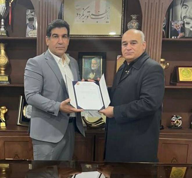 معرفی بوکسور ارزنده آبادانی به عنوان سرپرست هیأت بوکس استان هرمزگان معرفی بوکسور ارزنده آبادانی به عنوان سرپرست هیأت بوکس استان هرمزگان