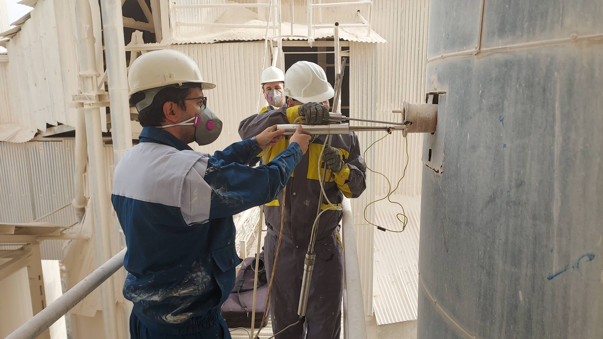 تداوم پایش و نمونه برداری روزانه از صنایع بزرگ ارومیه تداوم پایش و نمونه برداری روزانه از صنایع بزرگ ارومیه